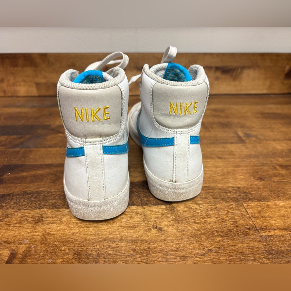 Nike Blazer Mid '77 GS White/Blue/Yellow Lifestyle Shoes Youth Size: 4:5 - Picture 3 of 6